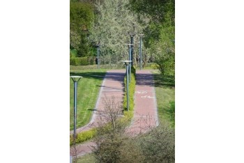 Ciąg pieszo-rowerowy na zdjęciu